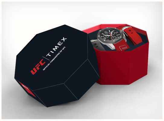 Timex X ufc Icon Chronograph Geschenkset schwarzes Zifferblatt / rotes Silikon TWG047400